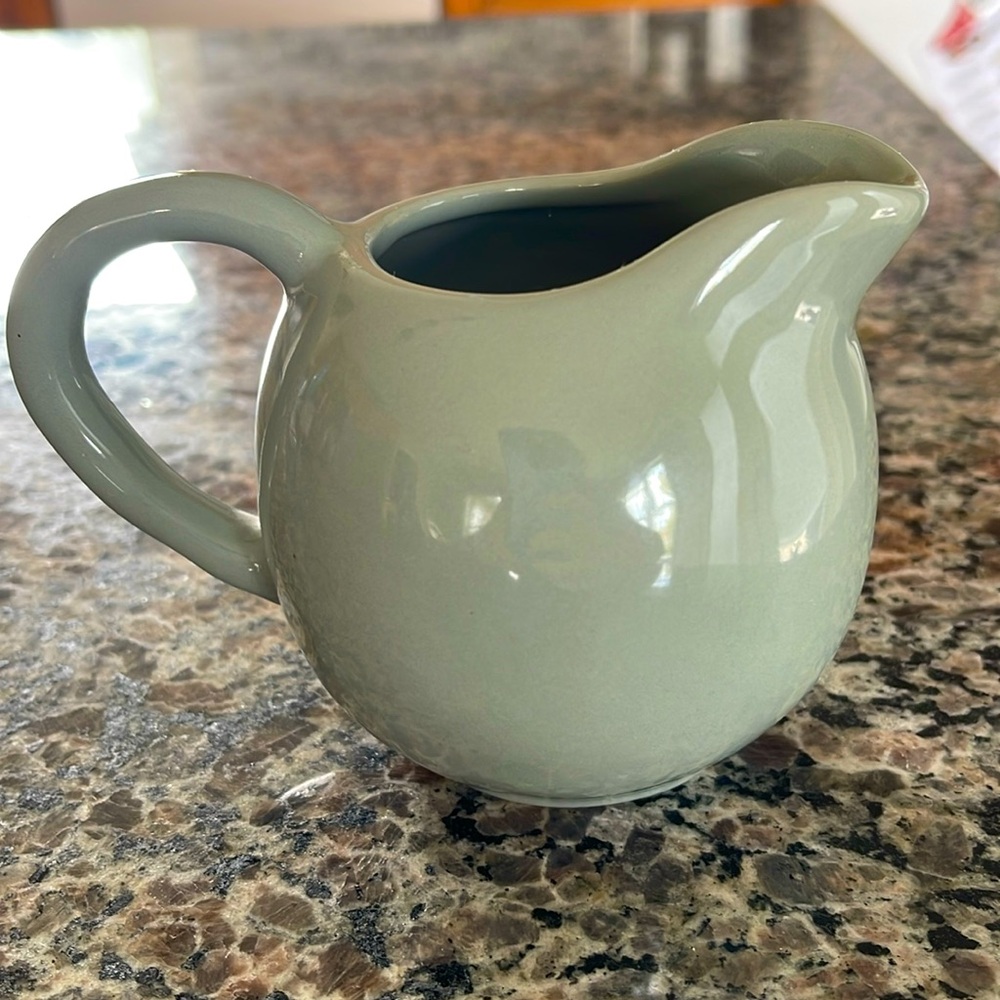 Gray Creamer 🌺